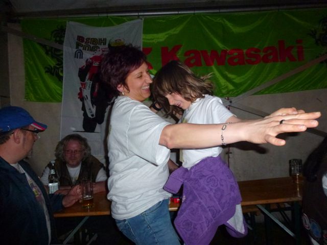 ...und die Puppen auf den Tischen tanzen