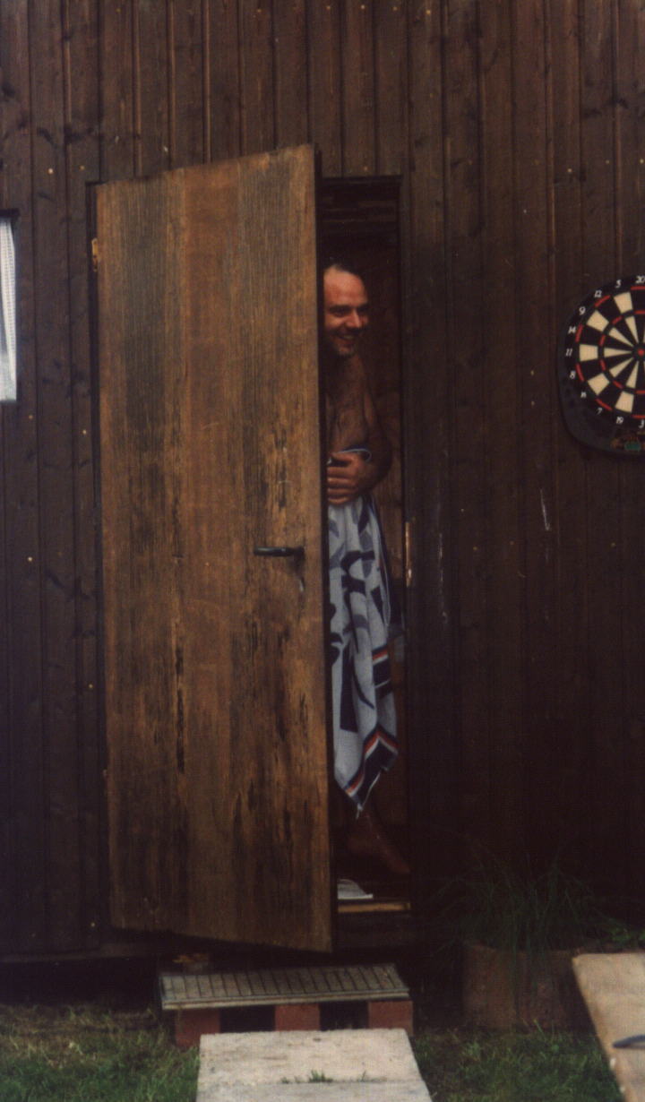 und der noch strenger